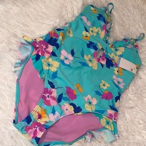 3/25$ NWT One Piece Swimming Suit 👙